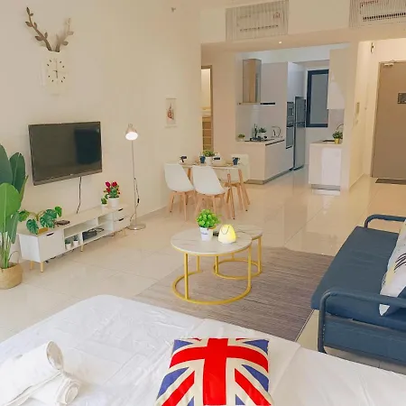 Rooftop Pool, Up To 8 Pax, 2 Bedrooms, 2 Bathrooms, 2 Car Parks By Star Home George Town Exterior photo