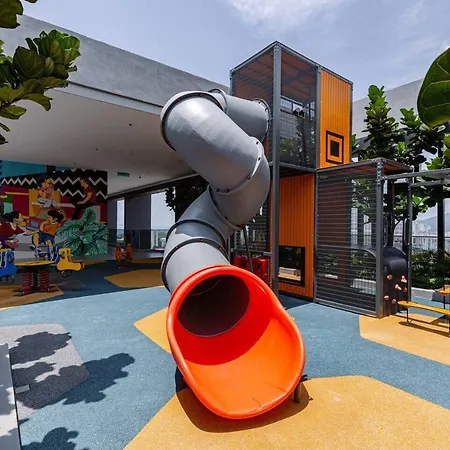 Rooftop Pool, Up To 8 Pax, 2 Bedrooms, 2 Bathrooms, 2 Car Parks By Star Home George Town Exterior photo