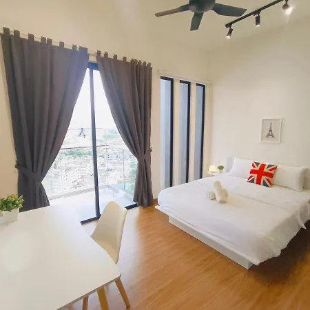 Rooftop Pool, Up To 8 Pax, 2 Bedrooms, 2 Bathrooms, 2 Car Parks By Star Home George Town Exterior photo