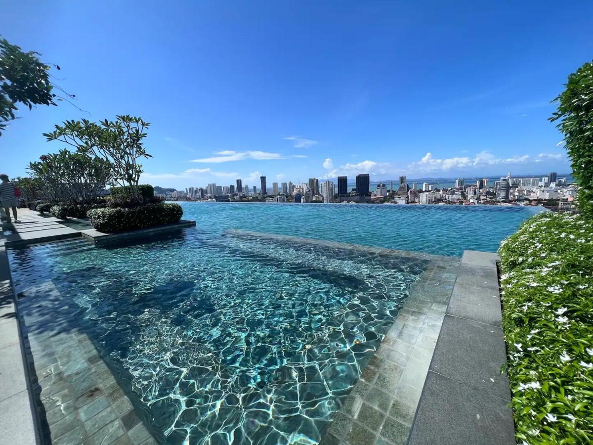 Apartment Rooftop Pool, Up To 8 Pax, 2 Bedrooms, 2 Bathrooms, 2 Car Parks By Star