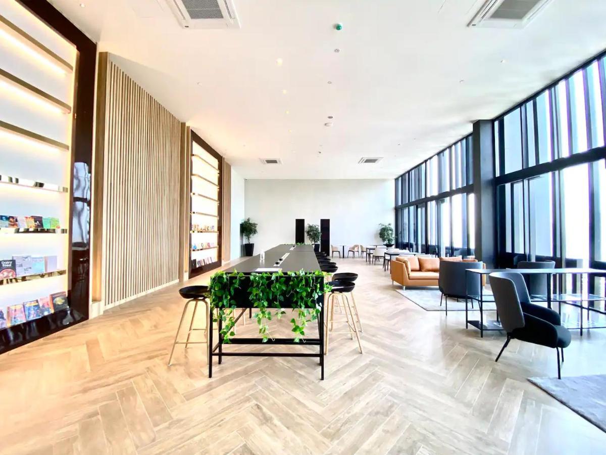 Apartment Rooftop Pool, Up To 8 Pax, 2 Bedrooms, 2 Bathrooms, 2 Car Parks By Star *