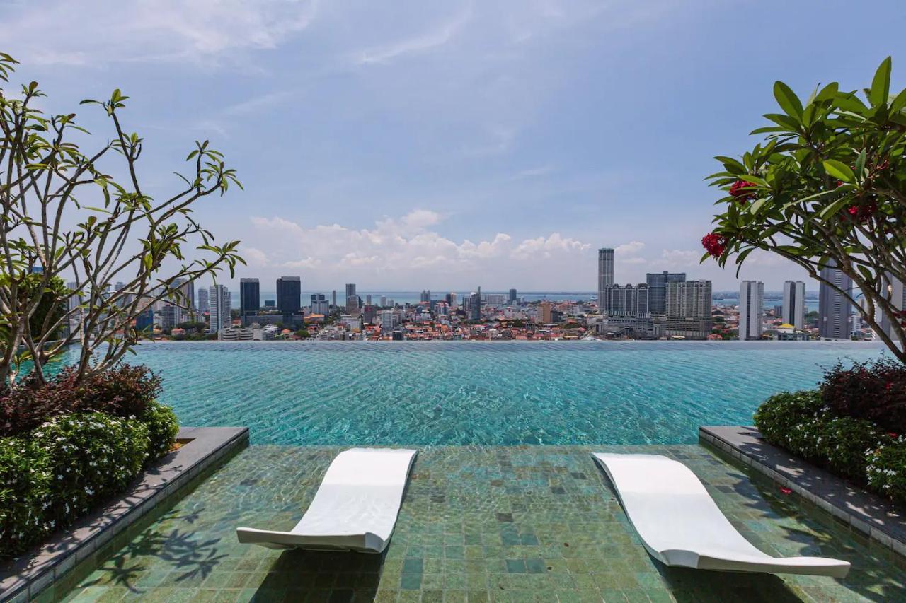 Apartment Rooftop Pool, Up To 8 Pax, 2 Bedrooms, 2 Bathrooms, 2 Car Parks By Star *