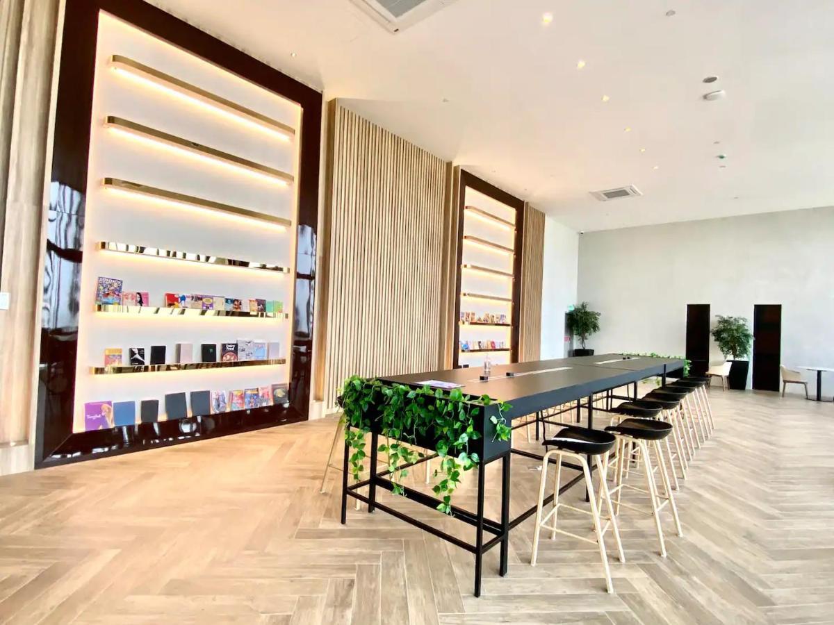 Rooftop Pool, Up To 8 Pax, 2 Bedrooms, 2 Bathrooms, 2 Car Parks By Star * George Town